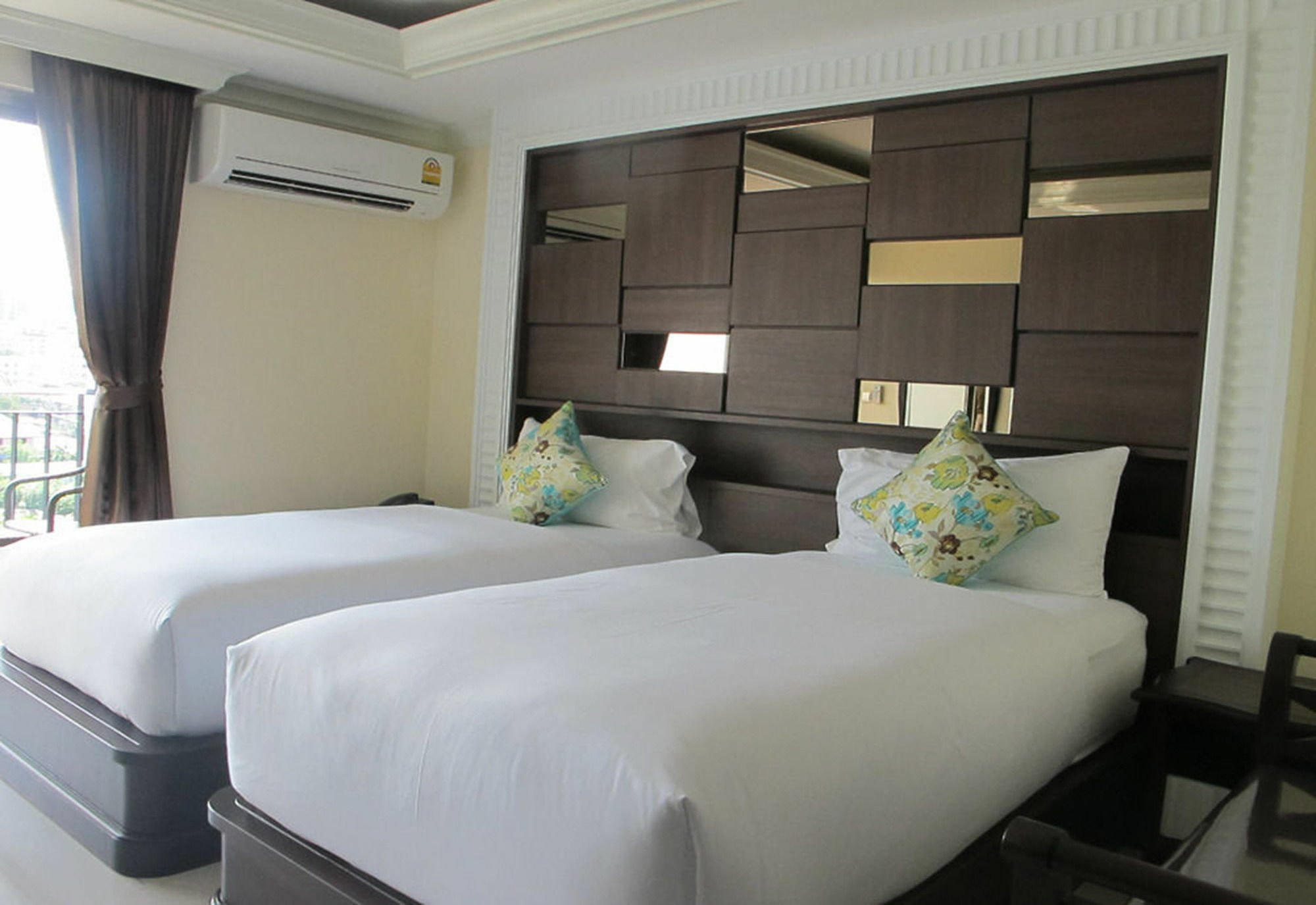 March Hotel Pattaya Eksteriør billede